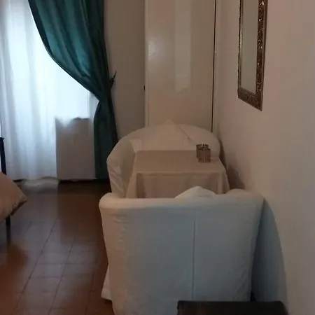 I Tre Pupazzi فندق مبيت وإفطار